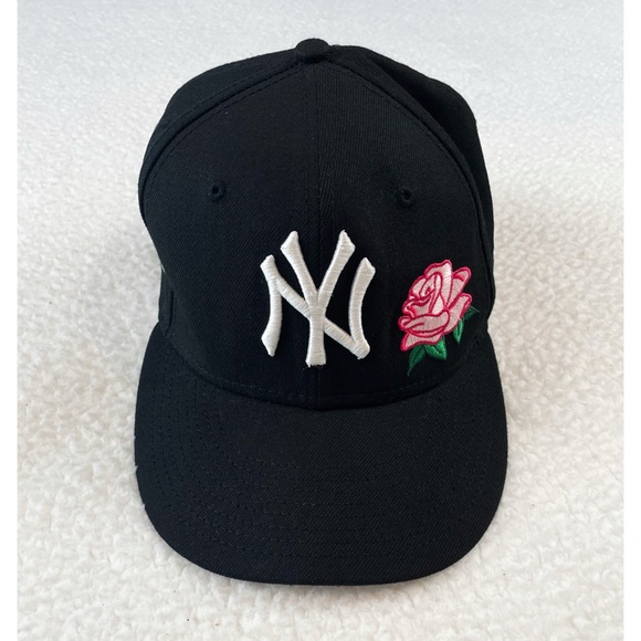 NEW ERA • Black NY Yankees Rose Edition Embroidered Baseball Cap - Picture 1 of 16